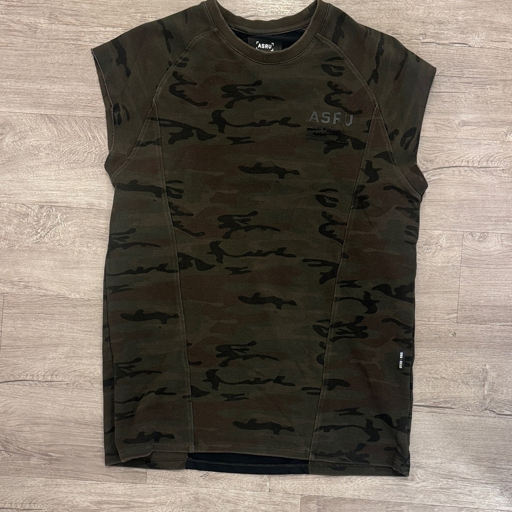 ASRV camo sleeveless shirt.  Size XL